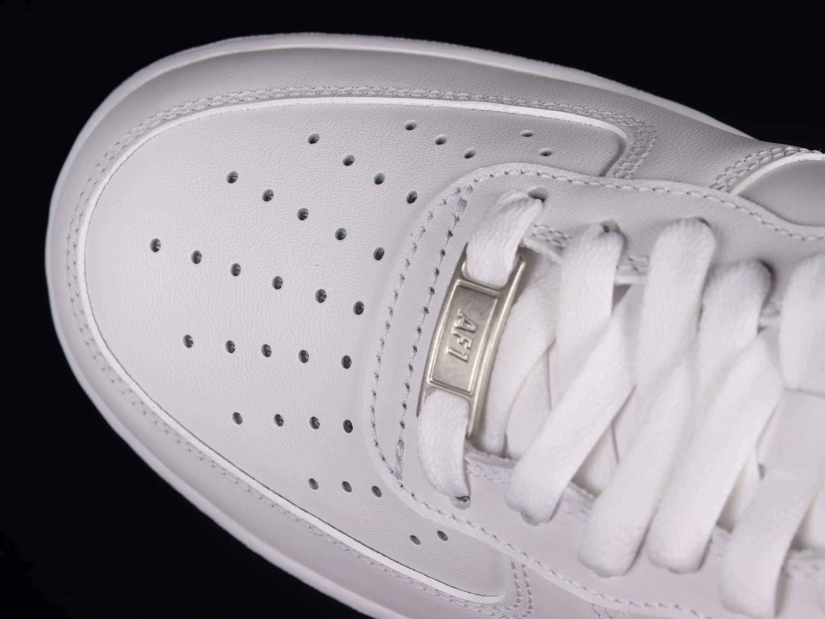 All categories Nk Air Force 1 Air Force series Nk Air Force 1 Low Air Force low-top XP version Nk Air Force 1'07 Low Air Force One Classic all-white low-top casual sneakers CW2288-111